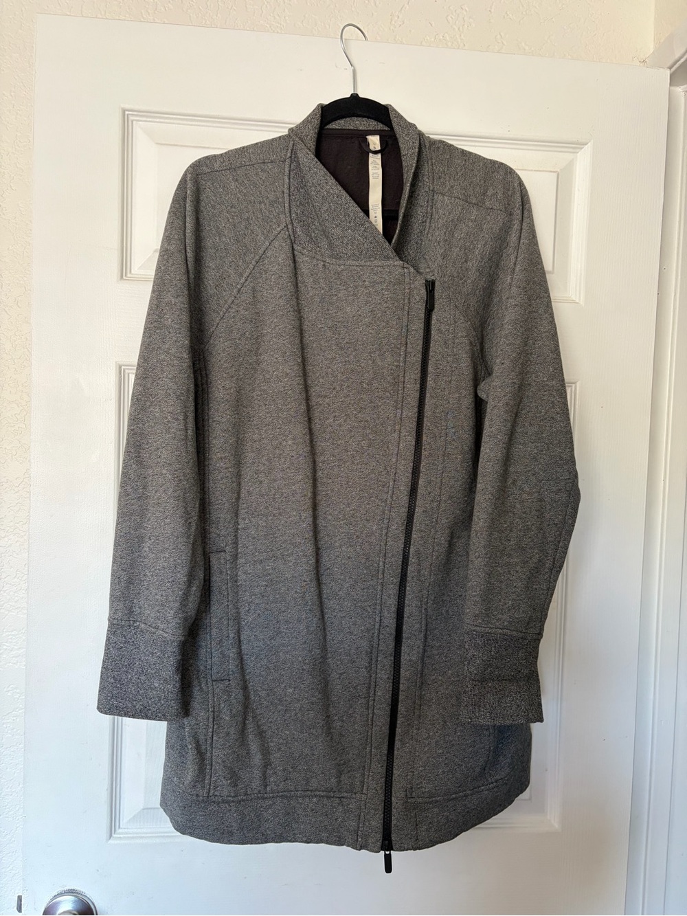 LULULEMON Women’s Gray Asymmetrical Zip Coat